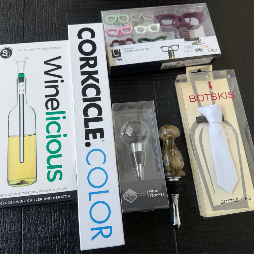 Wine/ Bar Accessories Bundle New